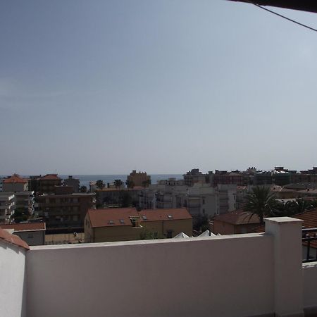 Riviera Apartments Pietra Ligure Exterior photo