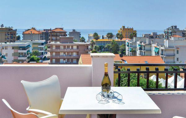 Riviera Apartments Pietra Ligure Exterior photo