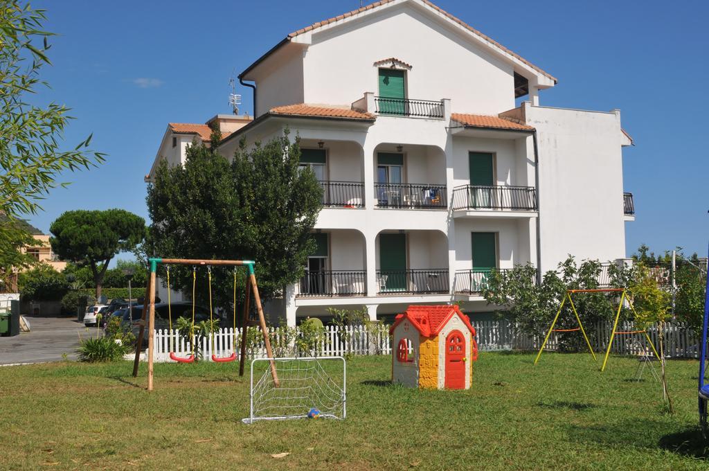 Riviera Apartments Pietra Ligure Exterior photo